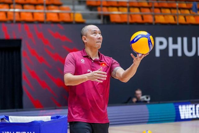 Thanh Thúy làm... phiên dịch, đội tuyển bóng chuyền nữ Việt Nam tập luyện hăng say- Ảnh 6.