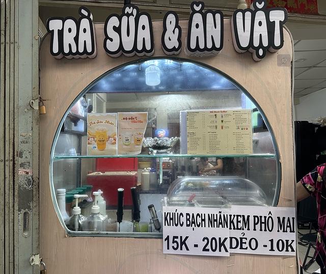 Bà chủ quán trà sữa bật khóc nói lời tạm biệt khách hàng khiến nhiều người xúc động - Ảnh 2. Bà chủ quán trà sữa bật khóc nói lời tạm biệt khách hàng khiến nhiều người xúc động - Ảnh 2.