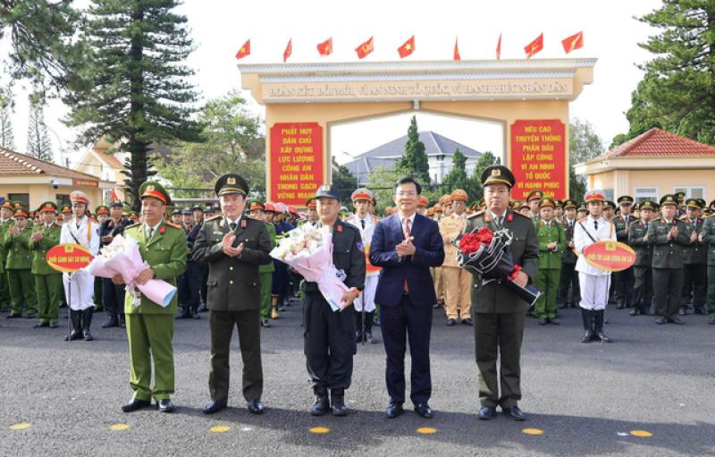Lâm Đồng: 'Tôi làm công an xã', nói không với khói thuốc và tiếng còi xe- Ảnh 3.