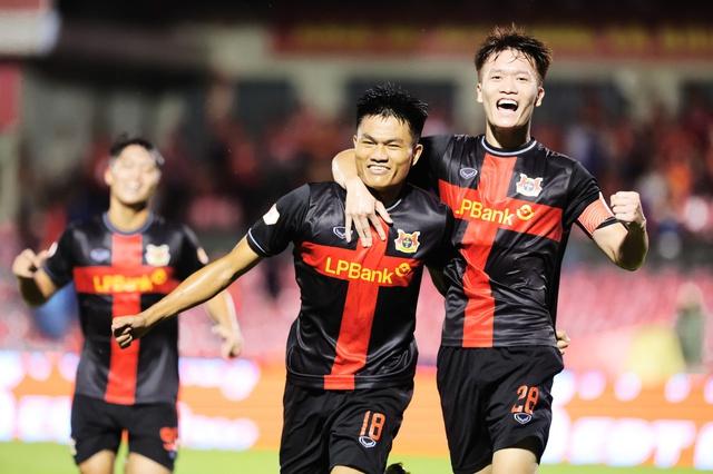 Ninh Bình FC chơi hay hơn tưởng tượng, HAGL thoát thua nhờ nhân tố siêu giỏi- Ảnh 1. Ninh Bình FC chơi hay hơn tưởng tượng, HAGL thoát thua nhờ nhân tố siêu giỏi- Ảnh 1.