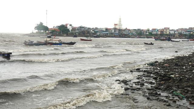 Bão số 5: Khu vực phía nam Thanh Hóa đang mưa rất to - Ảnh 2.