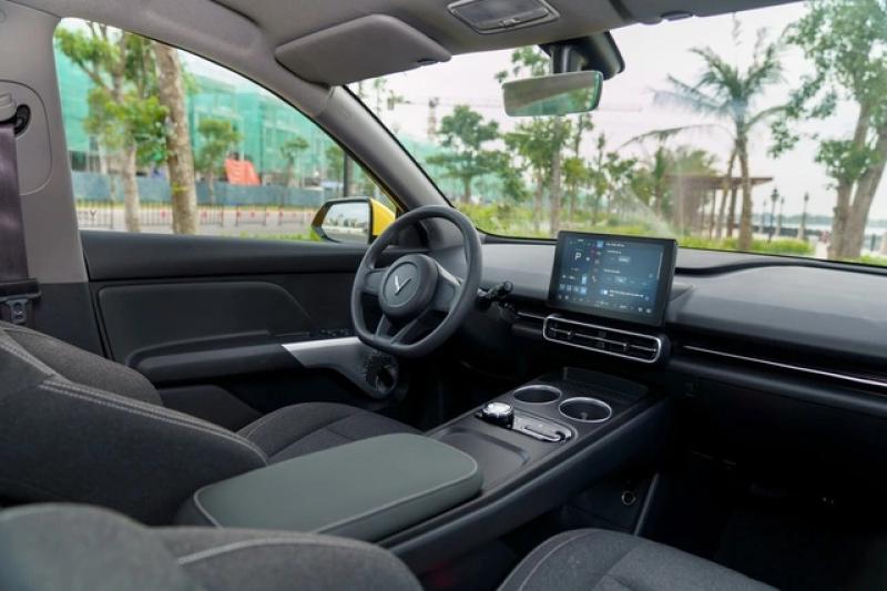 Xe điện 7 chỗ VinFast vừa bàn giao có gì 'đấu' phân khúc MPV dưới 800 triệu? - Ảnh 3.