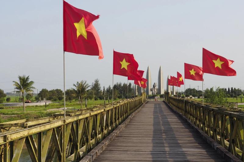 Sức hút của du lịch Việt Nam từ những 'chiến trường xưa' - Ảnh 1.