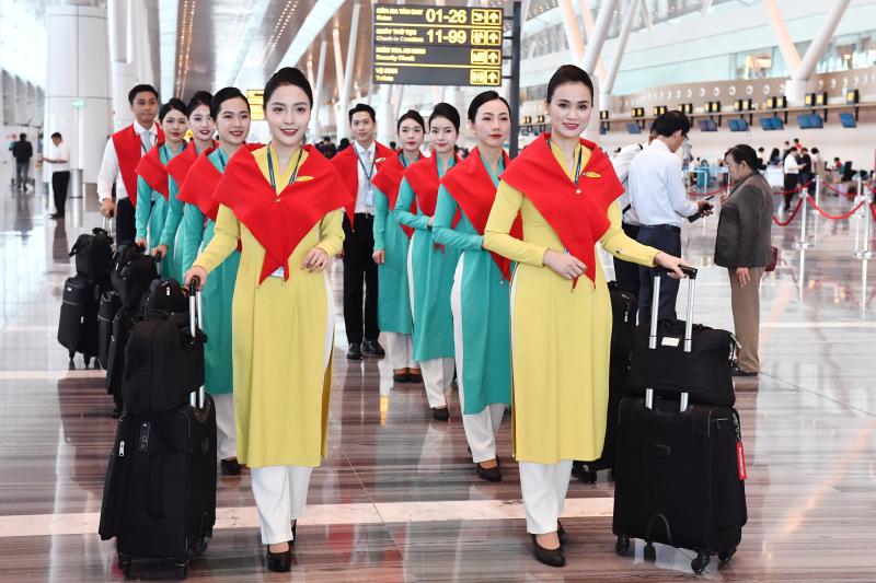 'Khối yêu nước' ra Thủ đô dự đại lễ trên những chuyến bay siêu đặc biệt - Ảnh 1.