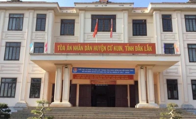 Đắk Lắk: Bắt một cựu thẩm phán để điều tra hành vi nhận hối lộ- Ảnh 1. Đắk Lắk: Bắt một cựu thẩm phán để điều tra hành vi nhận hối lộ- Ảnh 1.