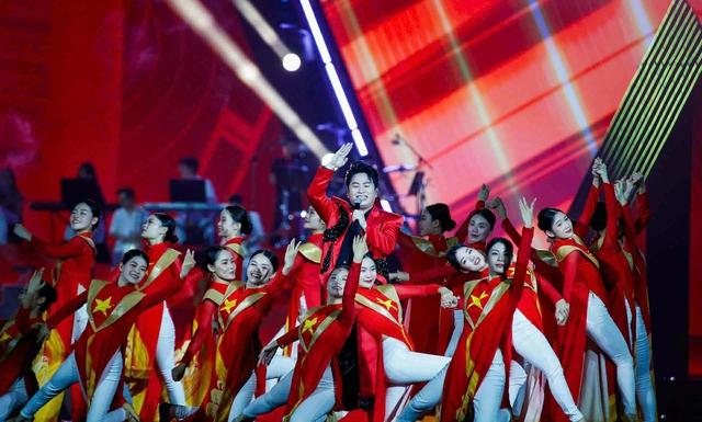 Tùng Dương tung “phiên bản hoàn hảo nhất” cho “Viết tiếp câu chuyện hòa bình” - Ảnh 4.