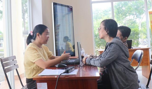 Quy định mới của TP.HCM về chi thu nhập tăng thêm cho cán bộ- Ảnh 1.