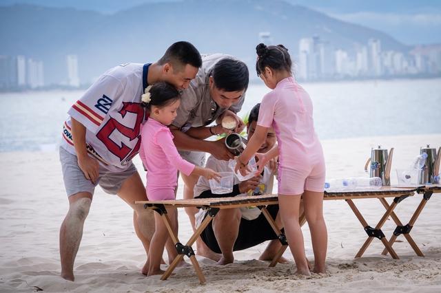 Lo sợ nhất của Trung Ruồi ở 'Bố ơi, mình đi đâu thế?' đã thành sự thật- Ảnh 1. Lo sợ nhất của Trung Ruồi ở 'Bố ơi, mình đi đâu thế?' đã thành sự thật- Ảnh 1.