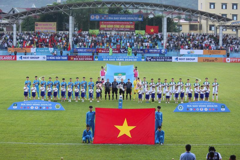 Hòa Bình vẫn đá hạng nhất, VPF mừng hơn bắt được vàng: Xin đổi tên, chuyển sang sân Việt Trì- Ảnh 4. Hòa Bình vẫn đá hạng nhất, VPF mừng hơn bắt được vàng: Xin đổi tên, chuyển sang sân Việt Trì- Ảnh 4.