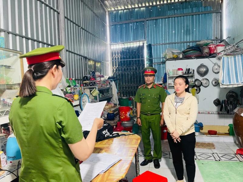 Chủ hụi nổi danh Cà Mau chiếm đoạt hơn 8 tỉ đồng bị khởi tố- Ảnh 1. Chủ hụi nổi danh Cà Mau chiếm đoạt hơn 8 tỉ đồng bị khởi tố- Ảnh 1.