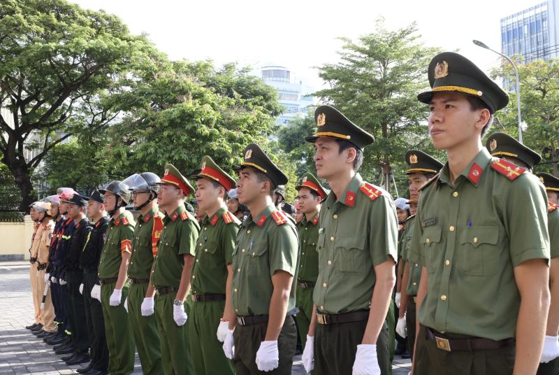 Công an TP.Đà Nẵng ra quân trấn áp tội phạm, bảo vệ các sự kiện lớn- Ảnh 1.