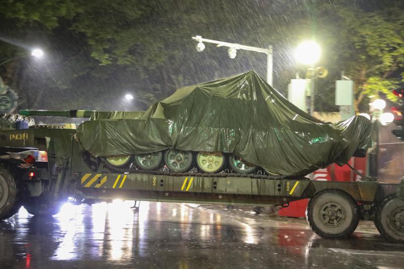 Dàn khí tài tham gia nhiệm vụ A80 tập kết về trung tâm Hà Nội trong đêm - Ảnh 14. Dàn khí tài tham gia nhiệm vụ A80 tập kết về trung tâm Hà Nội trong đêm - Ảnh 14.