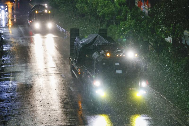 Dàn khí tài tham gia nhiệm vụ A80 tập kết về trung tâm Hà Nội trong đêm - Ảnh 11. Dàn khí tài tham gia nhiệm vụ A80 tập kết về trung tâm Hà Nội trong đêm - Ảnh 11.