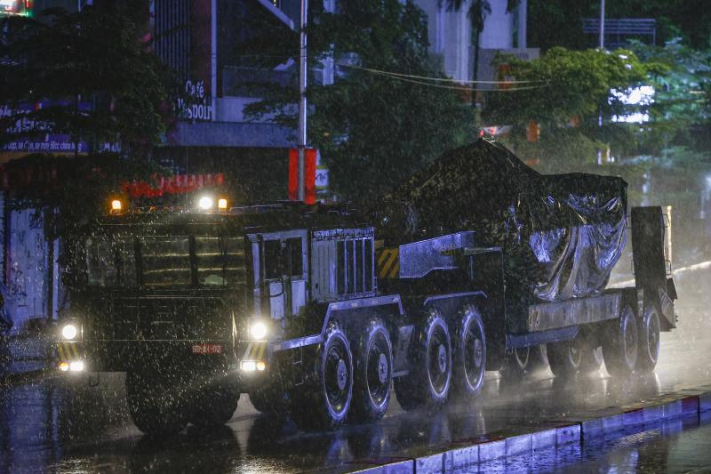 Dàn khí tài tham gia nhiệm vụ A80 tập kết về trung tâm Hà Nội trong đêm - Ảnh 6. Dàn khí tài tham gia nhiệm vụ A80 tập kết về trung tâm Hà Nội trong đêm - Ảnh 6.