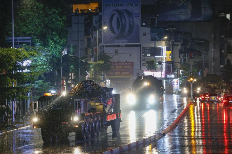 Dàn khí tài tham gia nhiệm vụ A80 tập kết về trung tâm Hà Nội trong đêm - Ảnh 5. Dàn khí tài tham gia nhiệm vụ A80 tập kết về trung tâm Hà Nội trong đêm - Ảnh 5.