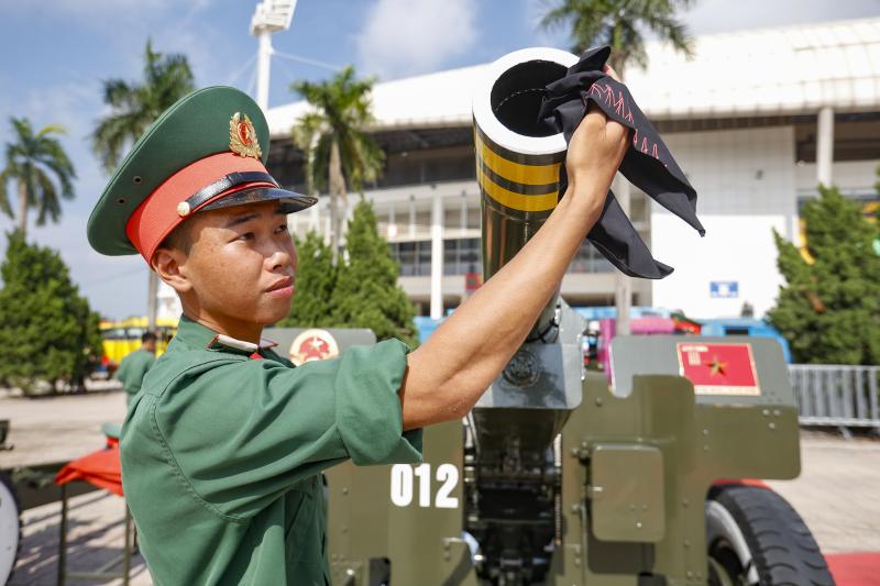 Ngắm dàn pháo lễ phục vụ nhiệm vụ A80 trước sân vận động Mỹ Đình - Ảnh 4. Ngắm dàn pháo lễ phục vụ nhiệm vụ A80 trước sân vận động Mỹ Đình - Ảnh 4.