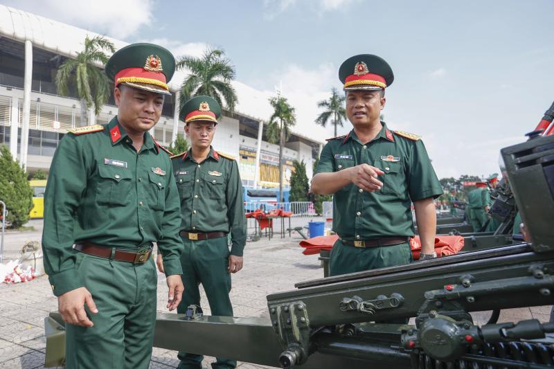 Ngắm dàn pháo lễ phục vụ nhiệm vụ A80 trước sân vận động Mỹ Đình - Ảnh 7. Ngắm dàn pháo lễ phục vụ nhiệm vụ A80 trước sân vận động Mỹ Đình - Ảnh 7.