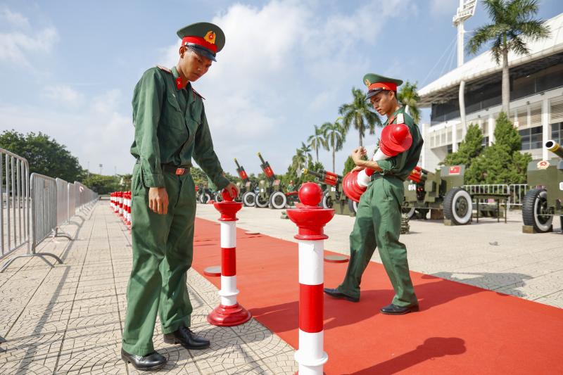 Ngắm dàn pháo lễ phục vụ nhiệm vụ A80 trước sân vận động Mỹ Đình - Ảnh 9. Ngắm dàn pháo lễ phục vụ nhiệm vụ A80 trước sân vận động Mỹ Đình - Ảnh 9.