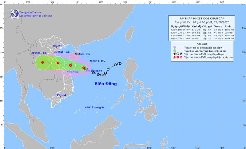 Sáng mai, bão cách Quảng trị chỉ 210 km
- Ảnh 1. Sáng mai, bão cách Quảng trị chỉ 210 km
- Ảnh 1.