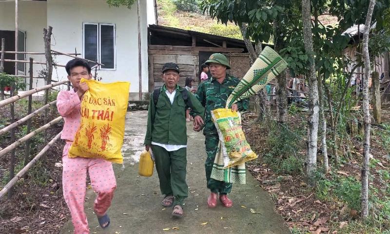 Hà Tĩnh khẩn cấp sơ tán hàng nghìn hộ dân trước bão số 5- Ảnh 12. Hà Tĩnh khẩn cấp sơ tán hàng nghìn hộ dân trước bão số 5- Ảnh 12.