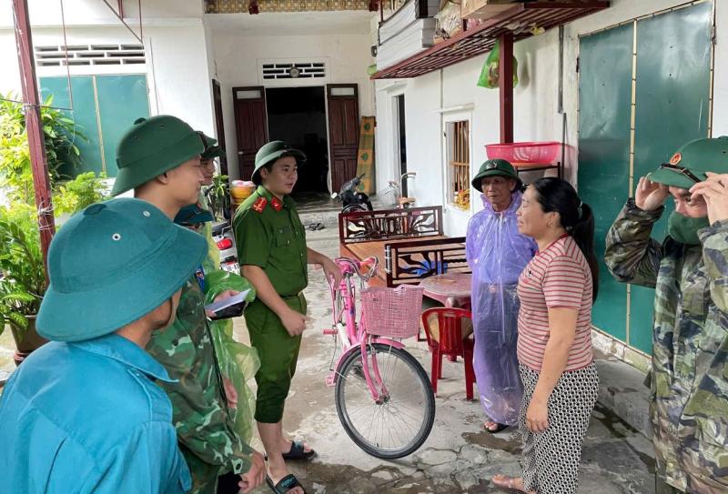 Hà Tĩnh khẩn cấp sơ tán hàng nghìn hộ dân trước bão số 5- Ảnh 1. Hà Tĩnh khẩn cấp sơ tán hàng nghìn hộ dân trước bão số 5- Ảnh 1.