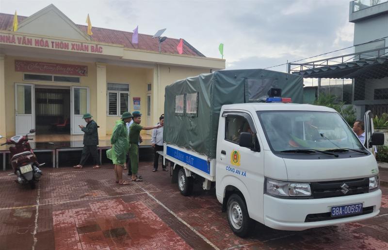 Hà Tĩnh khẩn cấp sơ tán hàng nghìn hộ dân trước bão số 5- Ảnh 5. Hà Tĩnh khẩn cấp sơ tán hàng nghìn hộ dân trước bão số 5- Ảnh 5.