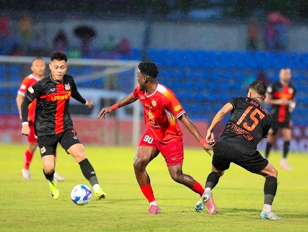 HLV Kim Sang-sik đích thân dự khán trận Ninh Bình, gọi Đức Chiến thay Doãn Ngọc Tân? - Ảnh 1.