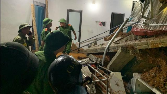 Ảnh hưởng bão số 5: Nước lên cao, phát lệnh báo động trên hàng loạt sông - Ảnh 2. Ảnh hưởng bão số 5: Nước lên cao, phát lệnh báo động trên hàng loạt sông - Ảnh 2.
