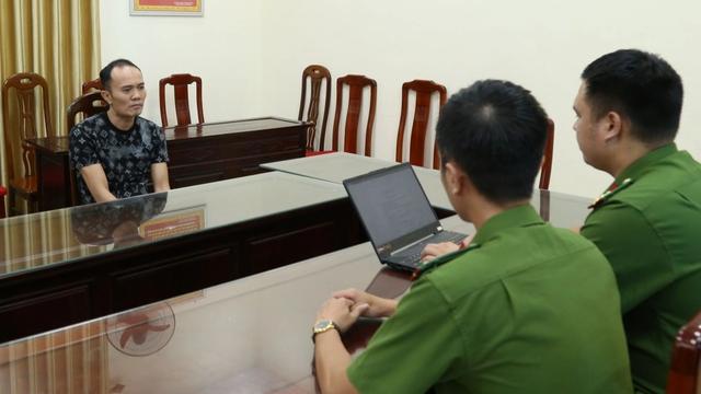 Tạm giữ hình sự người đàn ông đạp vào bụng điều dưỡng tại Ninh Bình - Ảnh 1.