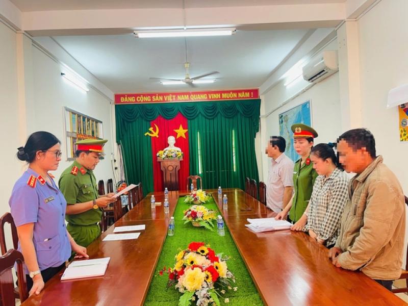 Chủ hụi nổi danh Cà Mau chiếm đoạt hơn 8 tỉ đồng bị khởi tố- Ảnh 2. Chủ hụi nổi danh Cà Mau chiếm đoạt hơn 8 tỉ đồng bị khởi tố- Ảnh 2.