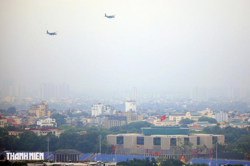 Biên đội trực thăng, CASA lần đầu luyện bay diễu binh trên Quảng trường Ba Đình- Ảnh 20. Biên đội trực thăng, CASA lần đầu luyện bay diễu binh trên Quảng trường Ba Đình- Ảnh 20.