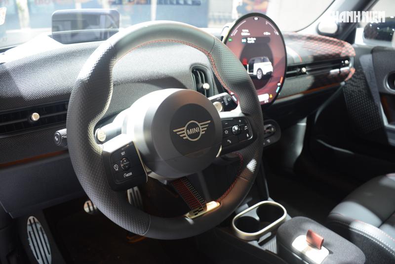 Ô tô hạng sang cỡ nhỏ đậm chất chơi MINI John Cooper Works 2025 có gì mới? - Ảnh 8.