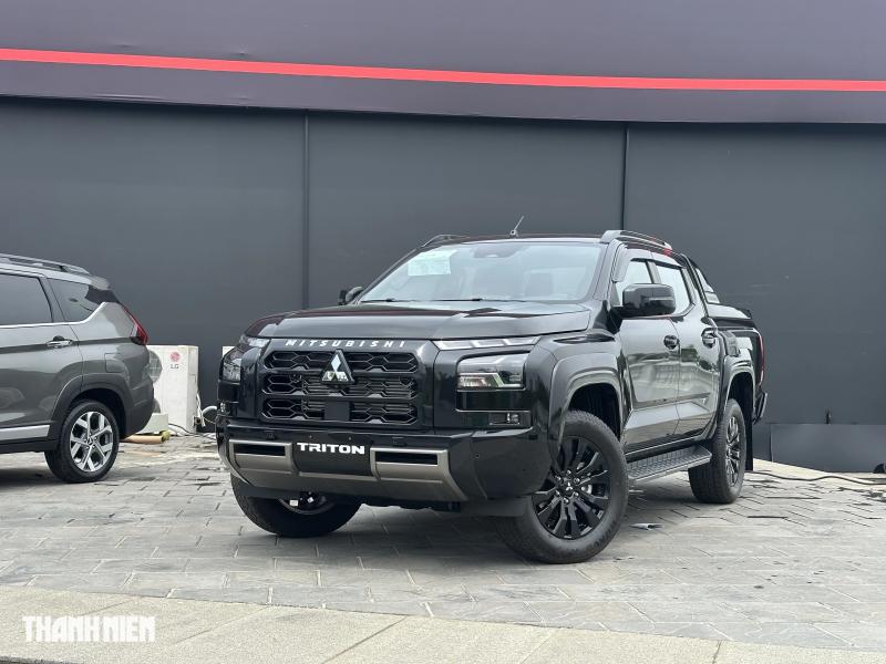 Toyota Hilux tăng trưởng mạnh hơn Ford Ranger trong nửa đầu năm 2025 - Ảnh 1.