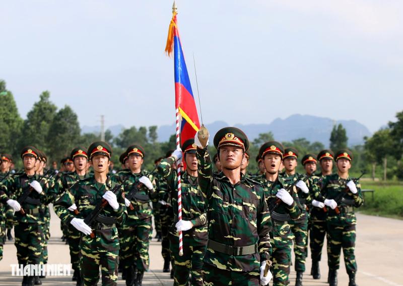 Khối trưởng quân đội Lào: 'Tình cảm người dân Việt Nam dành cho chúng tôi là vô giá’- Ảnh 12. Khối trưởng quân đội Lào: 'Tình cảm người dân Việt Nam dành cho chúng tôi là vô giá’- Ảnh 12.