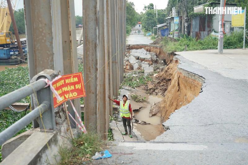 Hiện trường vụ sạt lở nghiêm trọng ngay trước cổng trường học ở Đồng Tháp- Ảnh 2.