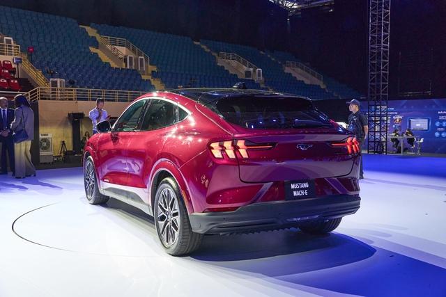 Ô tô điện Ford Mustang Mach-E gia nhập thị trường Việt Nam, giá 2,599 tỉ đồng- Ảnh 4. Ô tô điện Ford Mustang Mach-E gia nhập thị trường Việt Nam, giá 2,599 tỉ đồng- Ảnh 4.