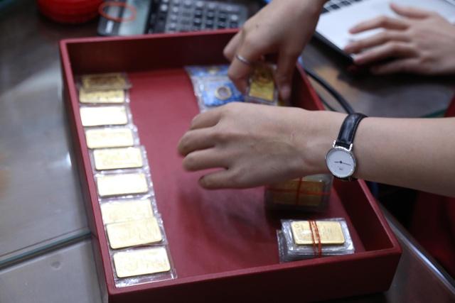 Giá vàng hôm nay 31.8.2025: Liên tiếp lập kỷ lục thì người mua lãi bao nhiêu?- Ảnh 1. Giá vàng hôm nay 31.8.2025: Liên tiếp lập kỷ lục thì người mua lãi bao nhiêu?- Ảnh 1.
