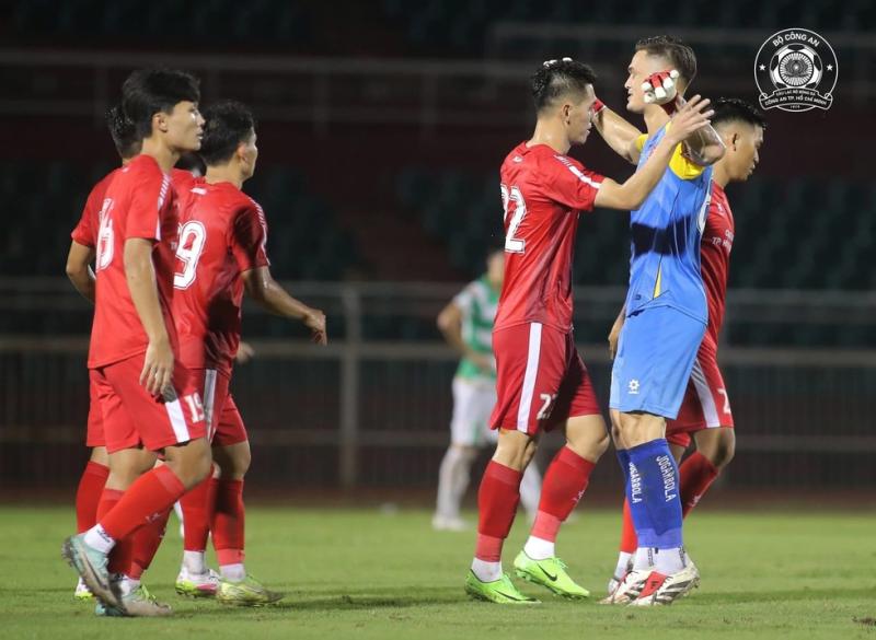 Tiến Linh ghi bàn thắng đầu tiên cho CLB Công an TP.HCM, HLV Lê Huỳnh Đức rất vui- Ảnh 4.