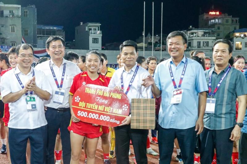 Đội tuyển nữ Việt Nam lại vượt trội Thái Lan, giành chiến thắng đẳng cấp: Được thưởng 1 tỉ đồng- Ảnh 5.