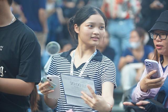 Khán giả ngất xỉu, BTC concert 'Việt Nam trong tôi' tạm ngừng phát vé - Ảnh 5.