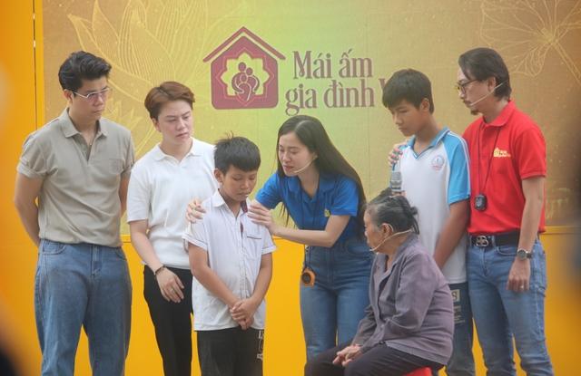 Hứa Minh Đạt nhận làm trợ lý, đưa vợ đi quay show thực tế- Ảnh 2. Hứa Minh Đạt nhận làm trợ lý, đưa vợ đi quay show thực tế- Ảnh 2.