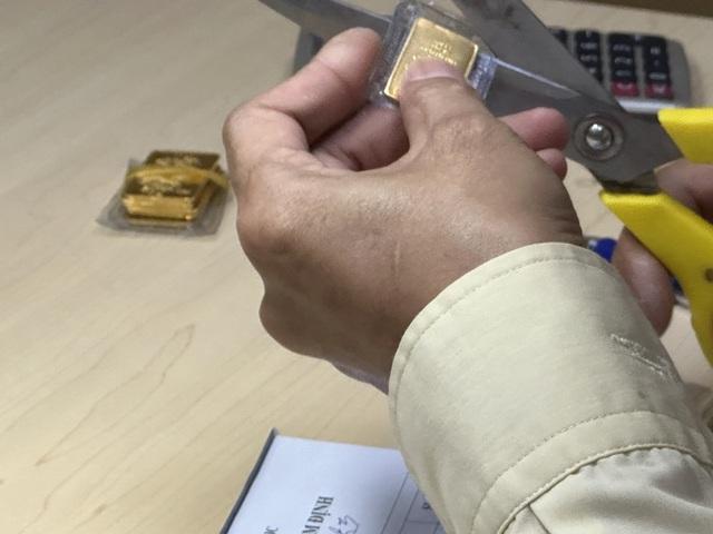 Vàng trong nước đắt hơn thế giới 23 triệu- 25 triệu đồng một lượng- Ảnh 1. Vàng trong nước đắt hơn thế giới 23 triệu- 25 triệu đồng một lượng- Ảnh 1.