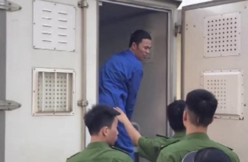 Bán gà lôi trắng lãnh 6 năm tù: Nhiều luật sư sẵn sàng bào chữa miễn phí- Ảnh 2. Bán gà lôi trắng lãnh 6 năm tù: Nhiều luật sư sẵn sàng bào chữa miễn phí- Ảnh 2.