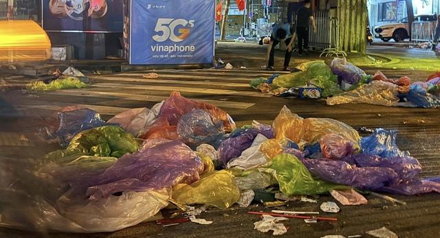 'Thông chốt' diễu binh ở Hà Nội: Đừng lặp lại những hình ảnh xấu xí - Ảnh 4. 'Thông chốt' diễu binh ở Hà Nội: Đừng lặp lại những hình ảnh xấu xí - Ảnh 4.