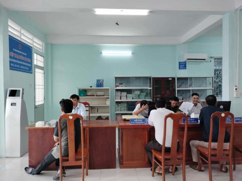 Cà Mau cần bổ sung gần 200 cán bộ cho cấp xã sau hợp nhất tỉnh   - Ảnh 1.