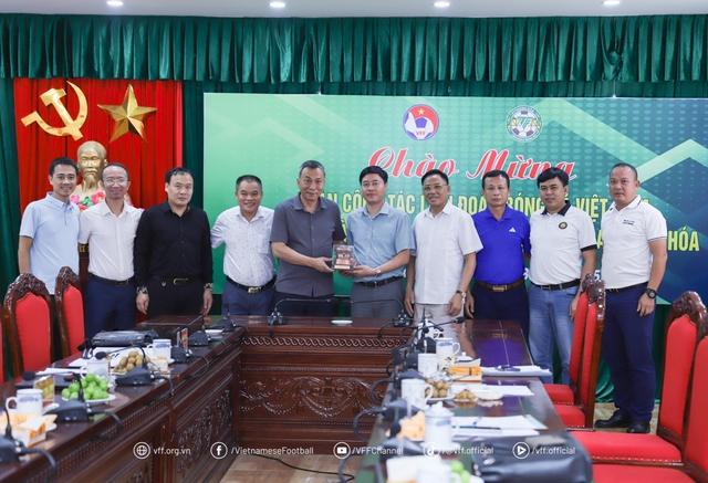 Chủ tịch VFF thăm LĐBĐ Thanh Hóa, mong có thêm tài năng cho đội tuyển quốc gia- Ảnh 6. Chủ tịch VFF thăm LĐBĐ Thanh Hóa, mong có thêm tài năng cho đội tuyển quốc gia- Ảnh 6.