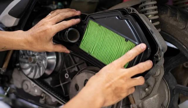 3 bộ phận trên xe máy phải kiểm tra sau khi ‘lội’ nước mùa mưa bão - Ảnh 3.