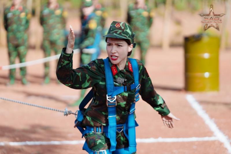 Hòa Minzy bị chê trong 'Sao nhập ngũ' - Ảnh 1.