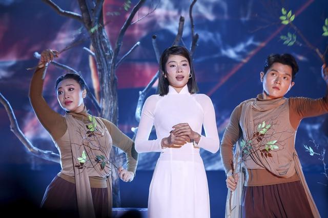 Lệ Nam hát 'Người yêu cô đơn', nhận góp ý tại 'Tình bolero' - Ảnh 2.