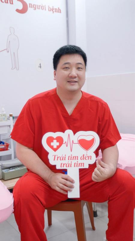Dr. Nguyên Giáp lan tỏa yêu thương qua hành động hiến máu nhân đạo- Ảnh 1.